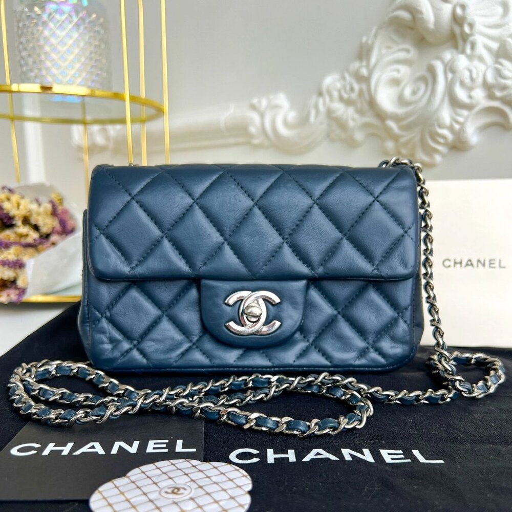 Authentic Chanel Dark Gray Lambskin Crossbody Bag Purse B0910 trdst2016-010526